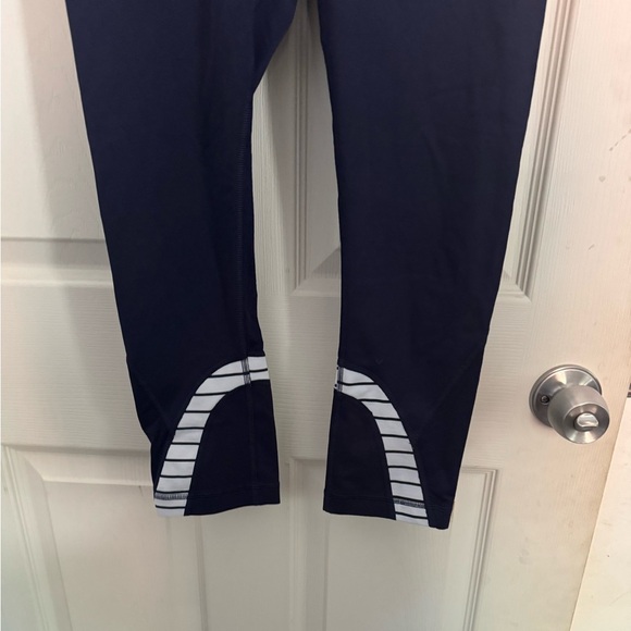 Lululemon Run: Inspire Crop II Deep Indigo / Wide Bold Stripe White Deep Indigo - Picture 3 of 13